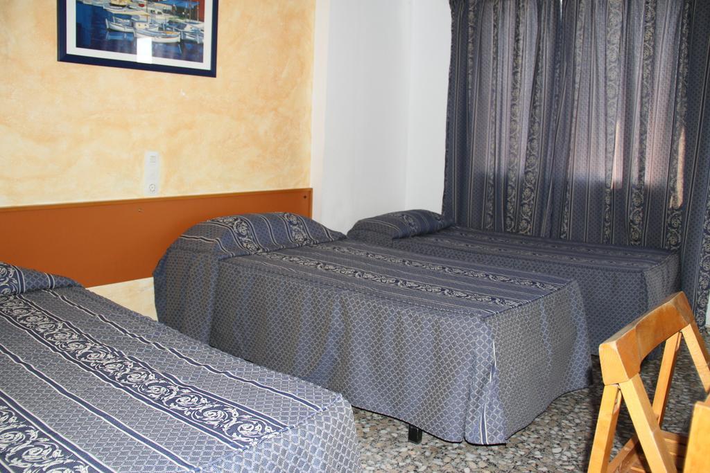 Hostal Mengual Gandia Bilik gambar