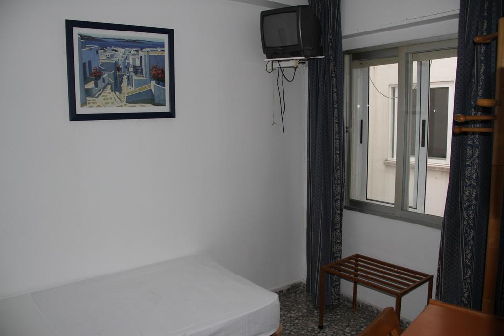 Hostal Mengual Gandia Bilik gambar